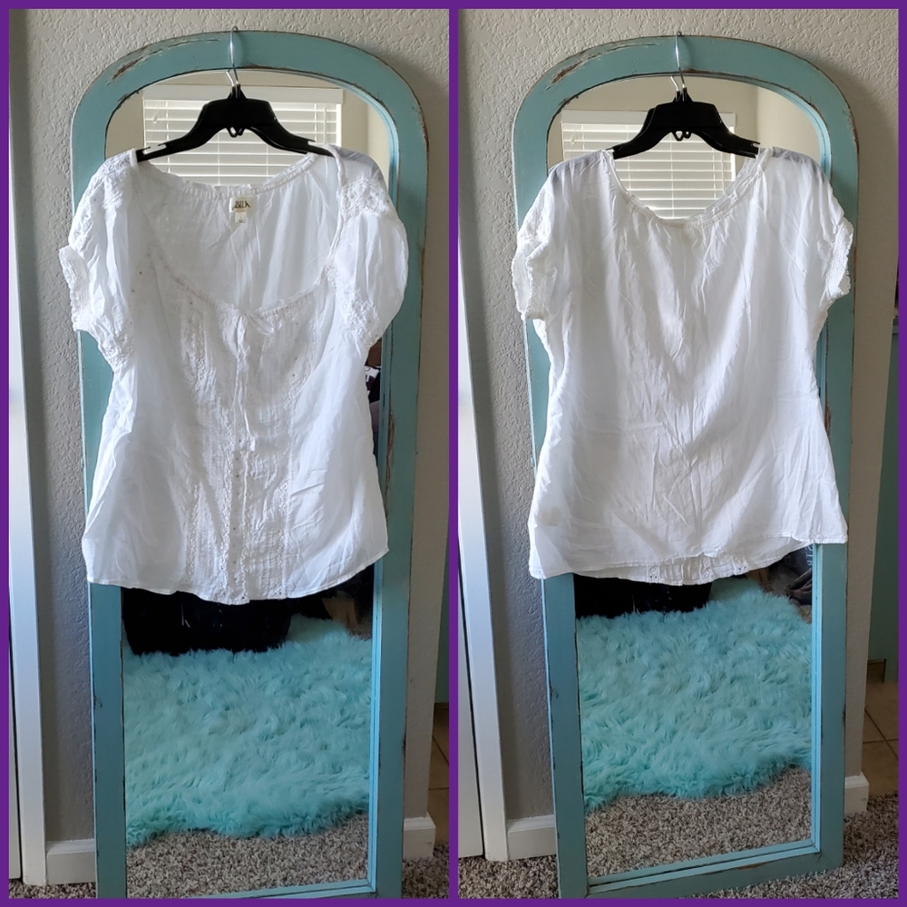 💥💥4/$25 "Bila" Lightweight Blouse
